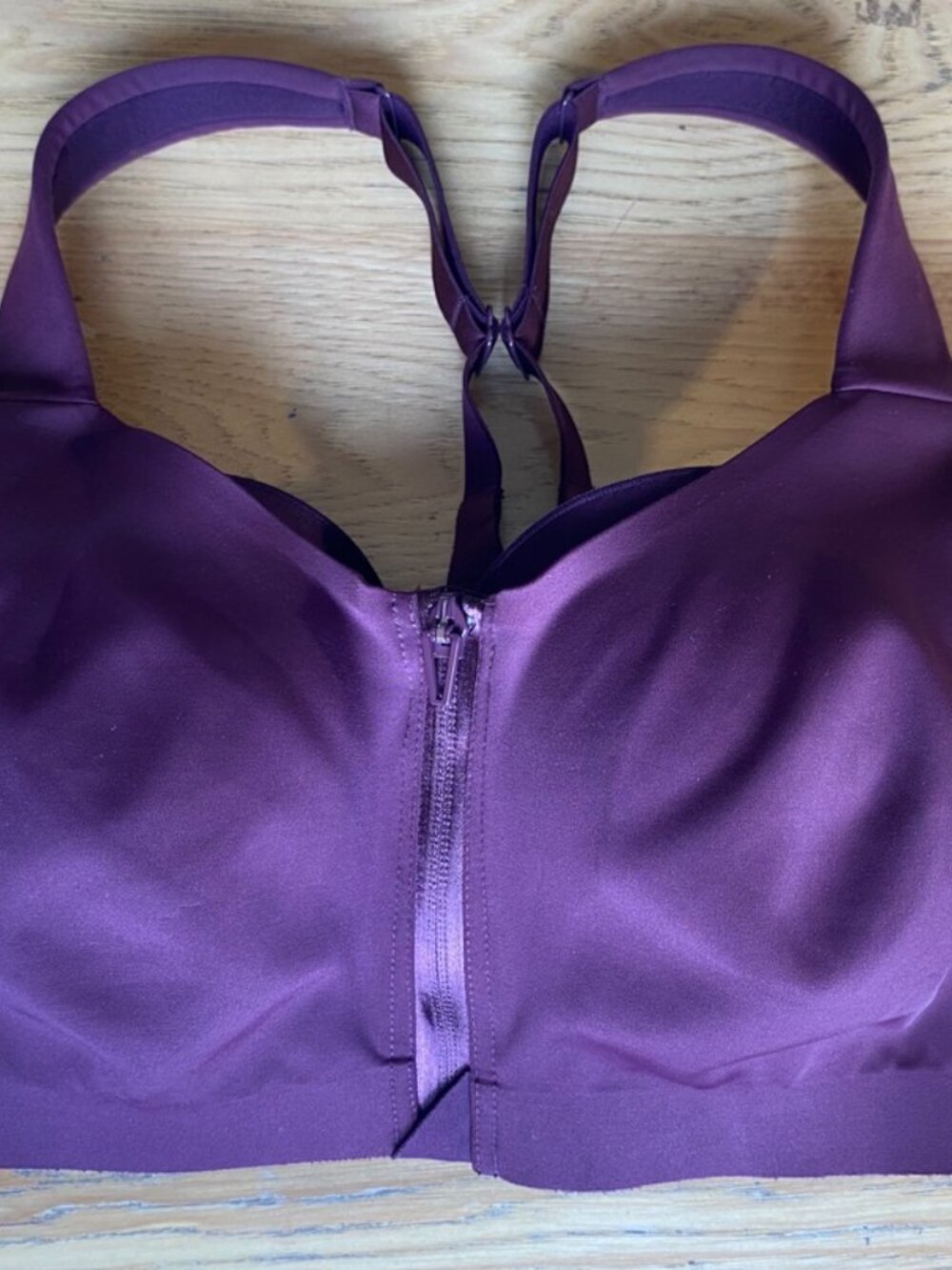 Victoria's Secret Size: 32DDD Knockout Front Close Sports Bra